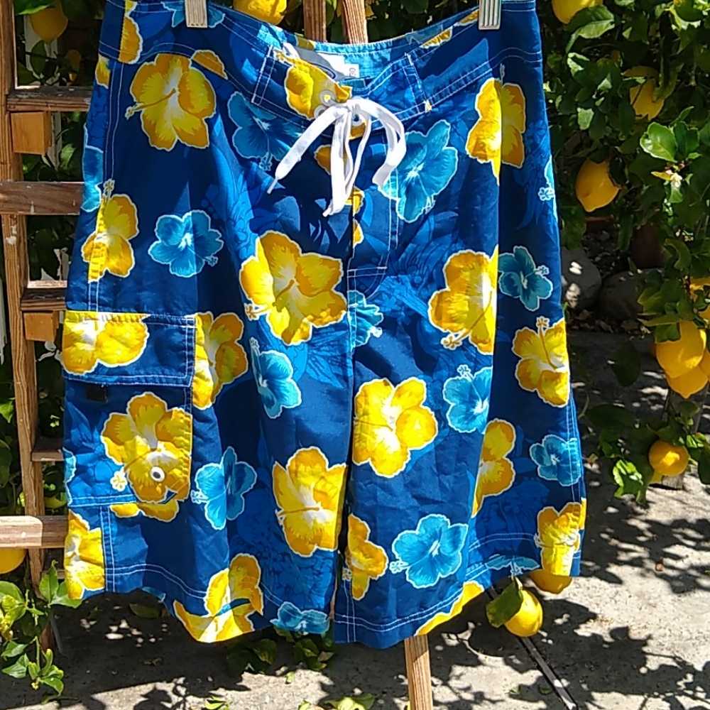 Surf Waves Flat Front Board Shorts/Yellow/Blue -30